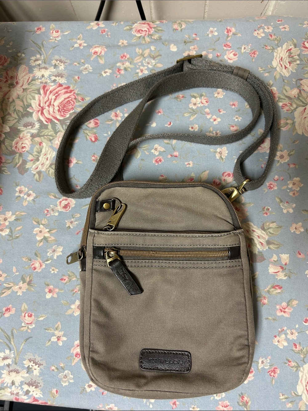 Travelon Anti-Theft Courier Small